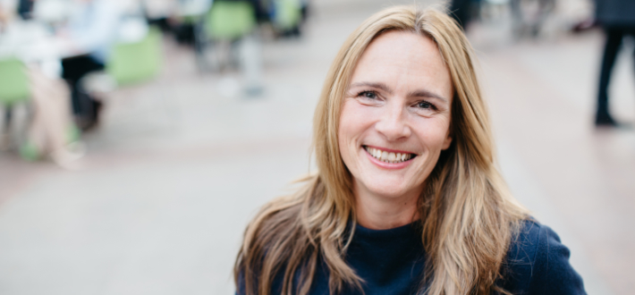 Belöna inte bara ”high performers” – experten om vinsterna med empatiskt ledarskap